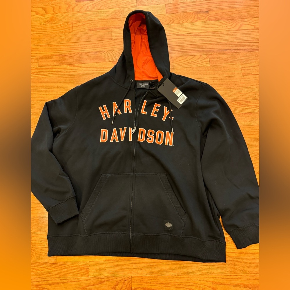 Men’s 3XL black Harley Davidson sweatshirt. NWT - excellent condition
